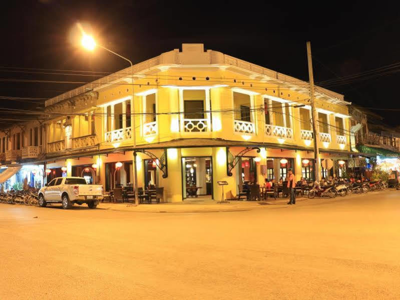 Inthira Thakhek Hotel Exterior foto